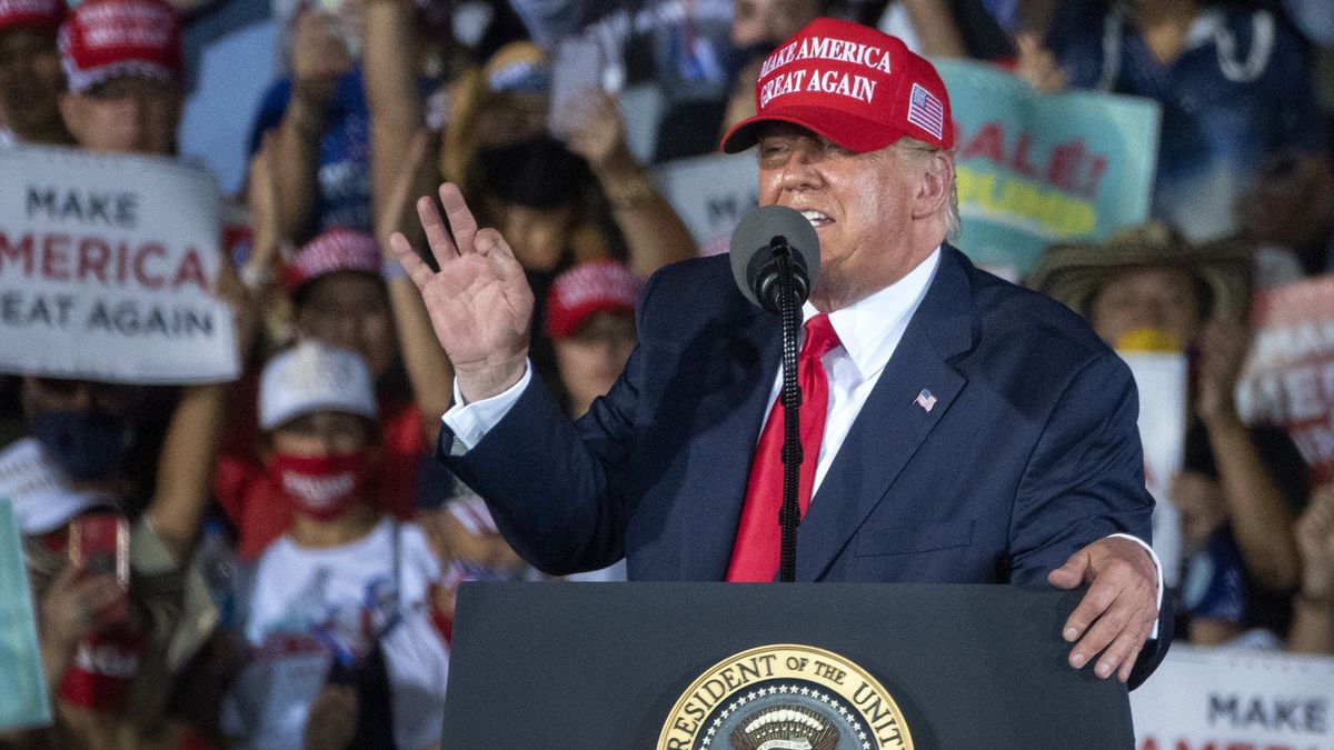 Donald Trump podczas wiecu na Florydzie