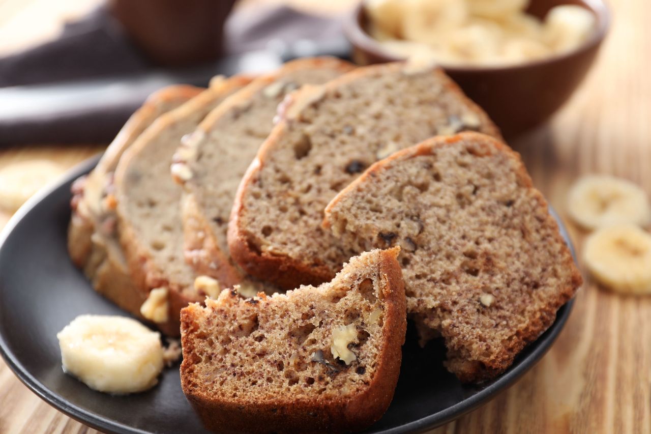 Masz w domu dojrzałe banany? Wypróbuj prosty przepis na chlebek bananowy