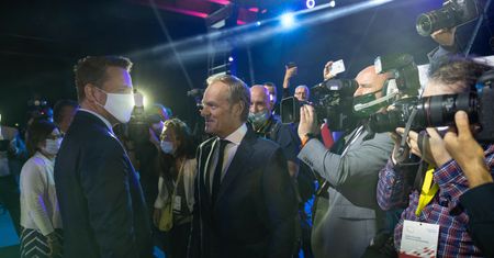 Poparcie dla polityków. Duża zmiana na podium