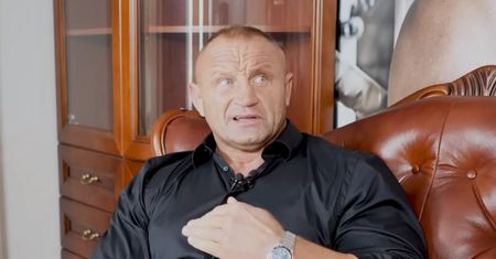 Mariusz Pudzianowski prezentuje kolejną złotą myśl i przekonuje, że każdy może osiągnąć sukces finansowy: "Biedny to jest tylko leń"