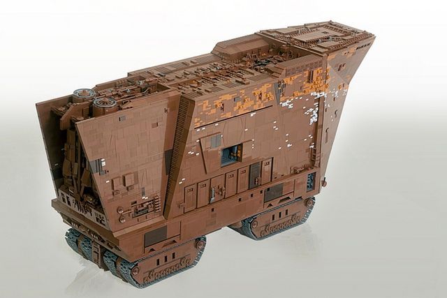 10 tysięcy klocków i 9 miesięcy pracy - Sandcrawler z LEGO [wideo] 2