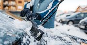 Czy grozi ci mandat, jeśli nie odśnieżysz auta? Odpowiedź nie jest oczywista