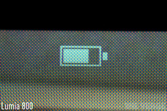 ekran Nokia Lumia 800 (fot. theverge.com)