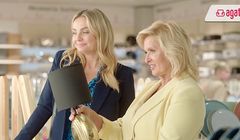 Socha i Kasprzyk w nowej reklamie Salonów Agata promują dodatki (wideo)