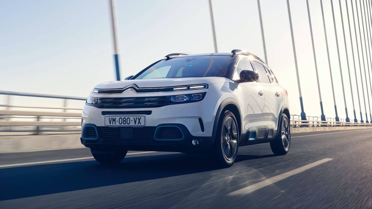 C5 Aircross Plug-in Hybrid będzie tańszy niż Peugeot 3008 z tym samym napędem.