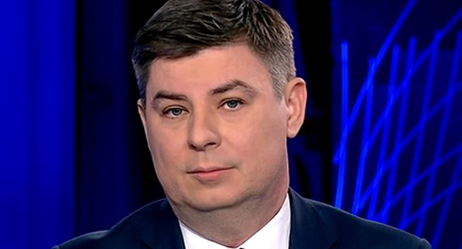 W TVP Info sprostowano słowa rzecznika PO o poparciu jego proboszcza dla przyjmowaniu uchodźców przez parafie (wideo)