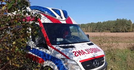 Migranci potrzebowali karetki. Dyspozytor chciał zawiadomić policję i Straż Graniczną