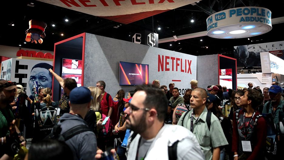 Netflix pikuje w dół. Platforma streamingowa zalicza zjazd przychodów i rozważa tańszą wersję abonamentu z reklamami 