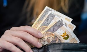 Te roczniki żyją od wypłaty do wypłaty. Wskazano dwa pokolenia