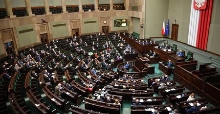 Sejm przyjmuje kilkanaście poprawek Senatu. Bezkarność urzędnicza ląduje w koszu