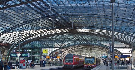 Niemcy mają problem. Wielkomiejskie dworce kolejowe są niebezpieczne