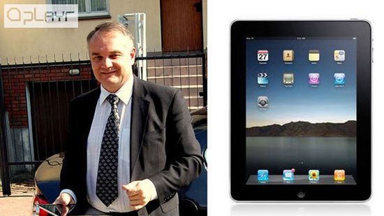 Waldemar Pawlak używa iPada! 1