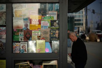 Ilu Polaków czyta książki? Wyniki badania nie pozostawiają złudzeń