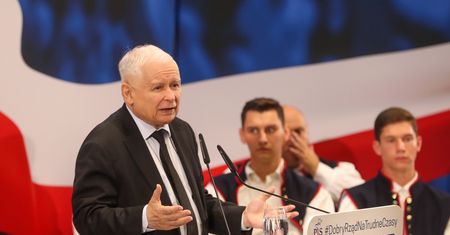 Rozłam w mateczniku PiS? "Żrą się tu strasznie między sobą"