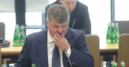 PiS obniżył emerytury funkcjonariuszom SB. Sąd cofnął już 228 takich decyzji