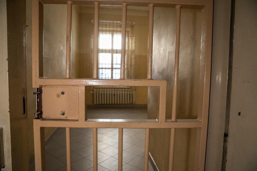 Arian P., syn nieżyjącego przedsiębiorcy budowlanego, usłyszał 26 maja br. kolejny wyrok w Sądzie Okręgowym w Toruniu. Tym razem za brutalne pobicia ekspartnerki, zdemolowanie jej mieszkania i śledzenie GPS-ami członków rodziny.