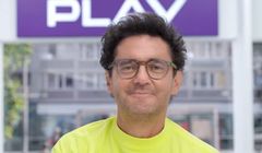 Play zyskuje także klientów na kartę. Bez szastania na reklamy