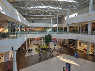 Galerie handlowe chcą dodatkowych niedziel handlowych. "Niech uderzą się w piersi"