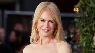Nicole Kidman rzuca czary. Trik z lodówką eliminuje wrogów