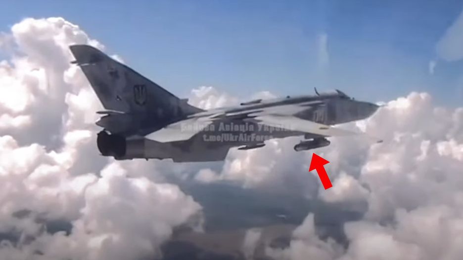 Su-24M z nową bombą Ukraińców