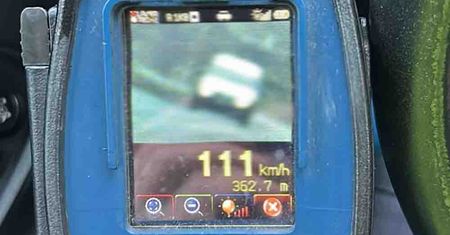 Radnica: Pędził 111 km/h w zabudowanym. Słono go to kosztowało