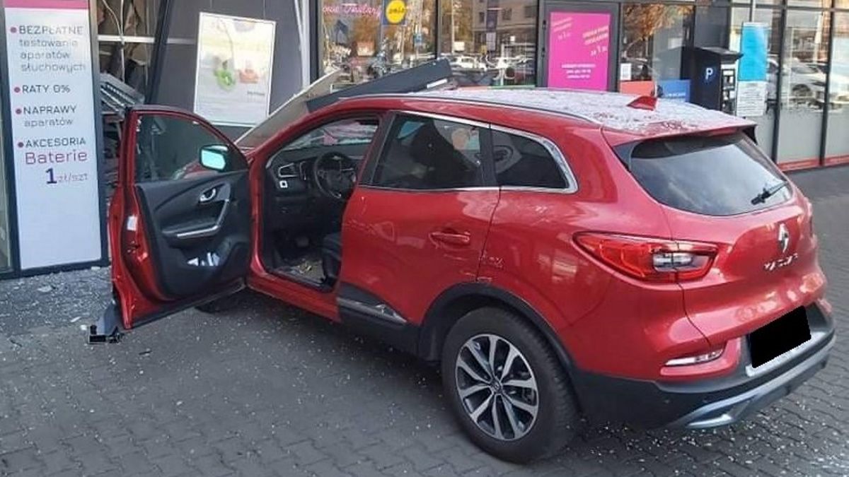 61-latek uszkodził budynek... bo kierował za pomocą kijków do nordic walking. 