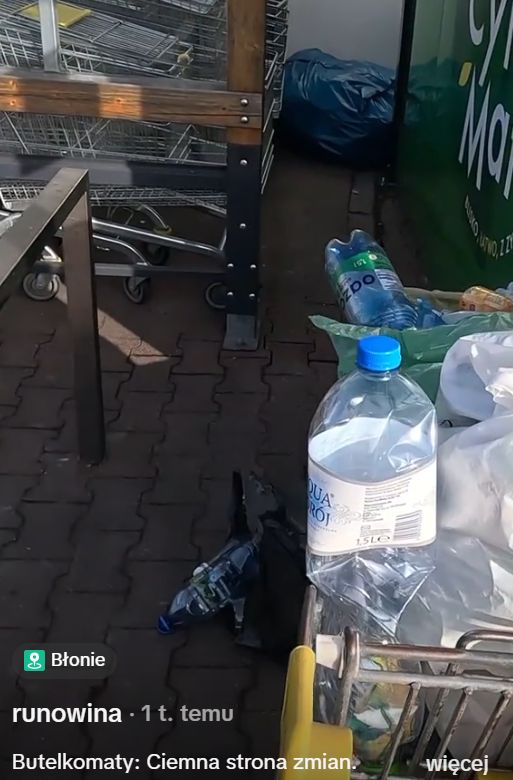 Śmieci wokół recyklomatów
