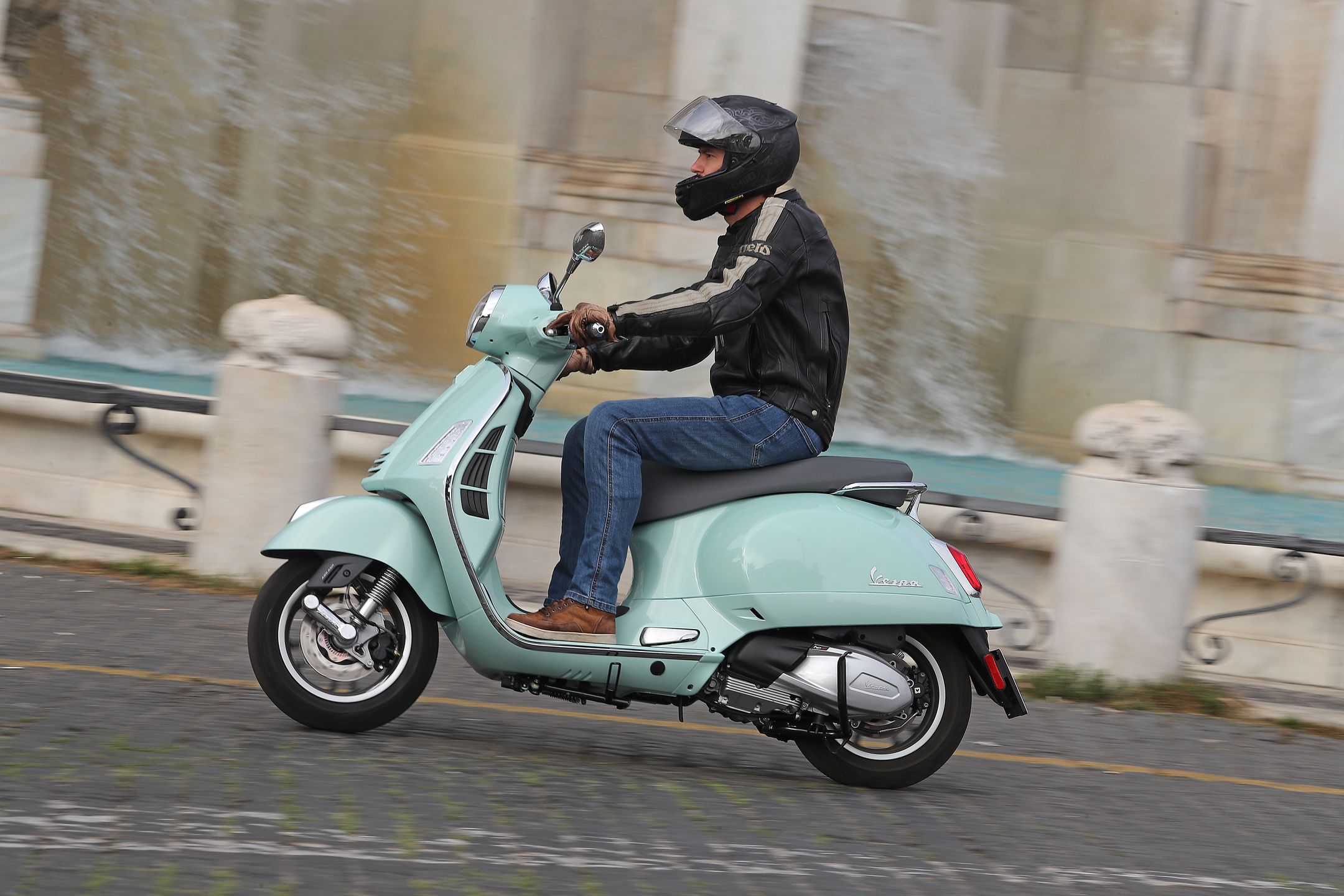 Vespa GTS