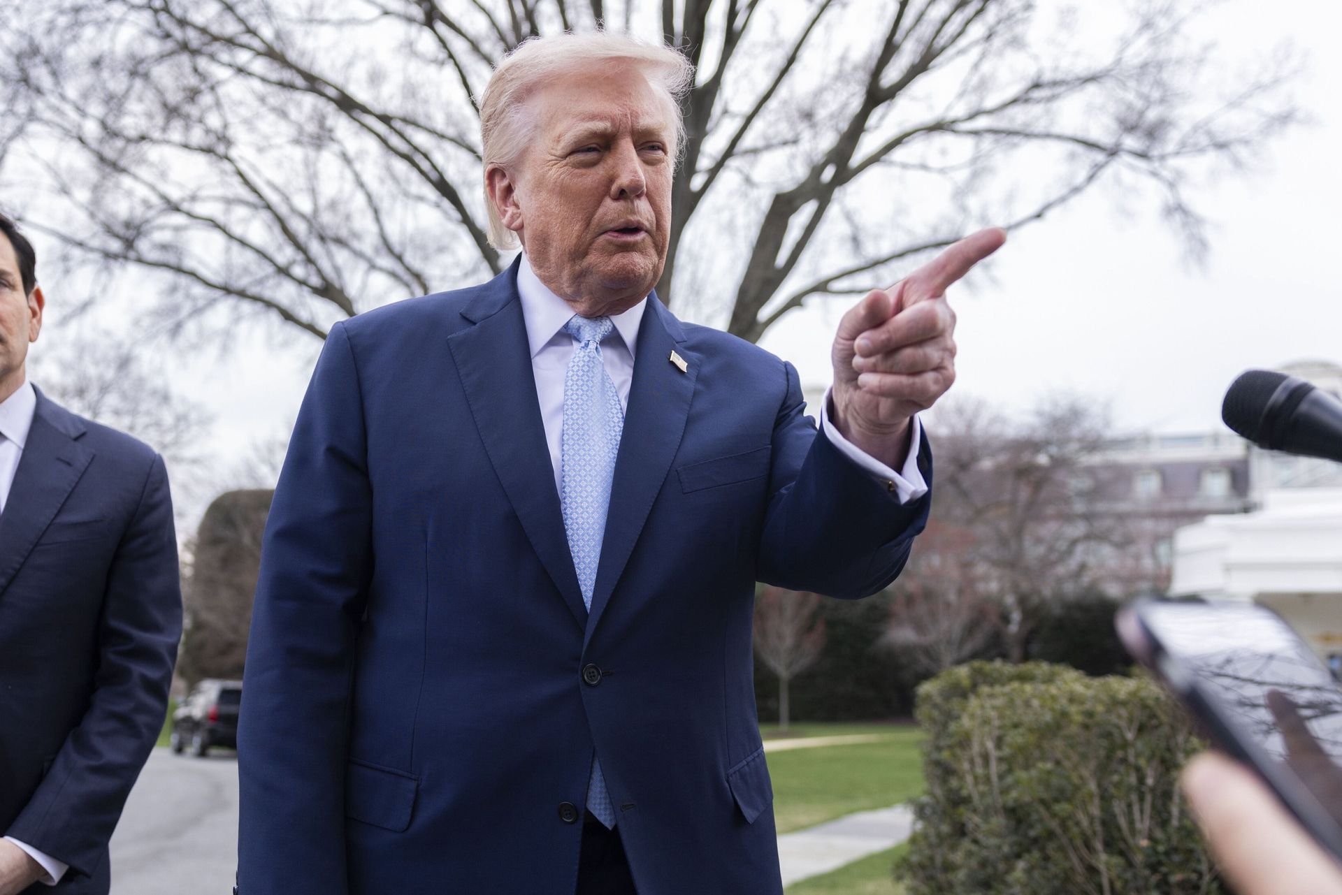 Trump obraża senatorów. Tak chce wymusić poparcie dla ustawy