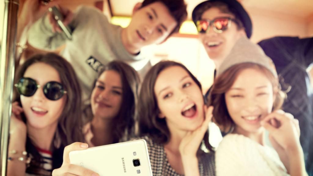 Nowe Galaxy A3 i Galaxy A5 na zdjęciach. Wyglądają niemal tak dobrze jak flagowce 1