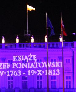 Nowa iluminacja na Pałacu Prezydenckim! [ZDJĘCIA]