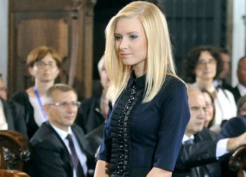 Kinga Duda. Tak ubiera się córka prezydenta