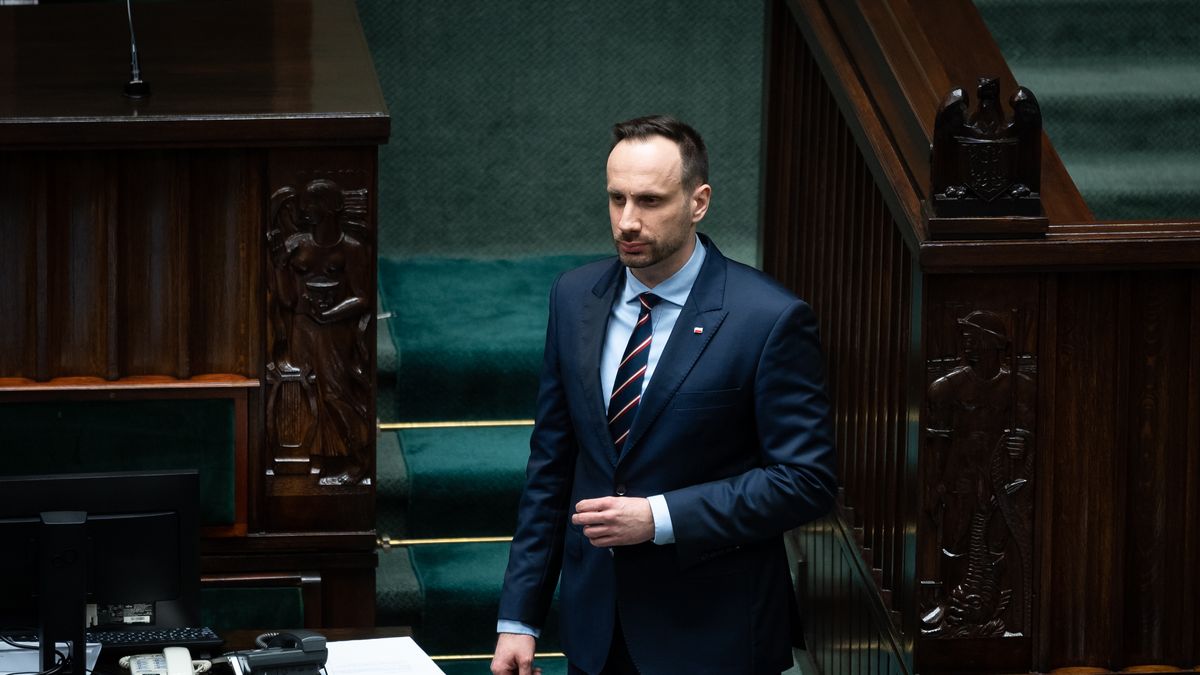 Janusz Kowalski during the 48th session of the Sejm (lower house) in Warsaw, Poland, on 9 February 2022 (Photo by Mateusz Wlodarczyk/NurPhoto via Getty Images)
