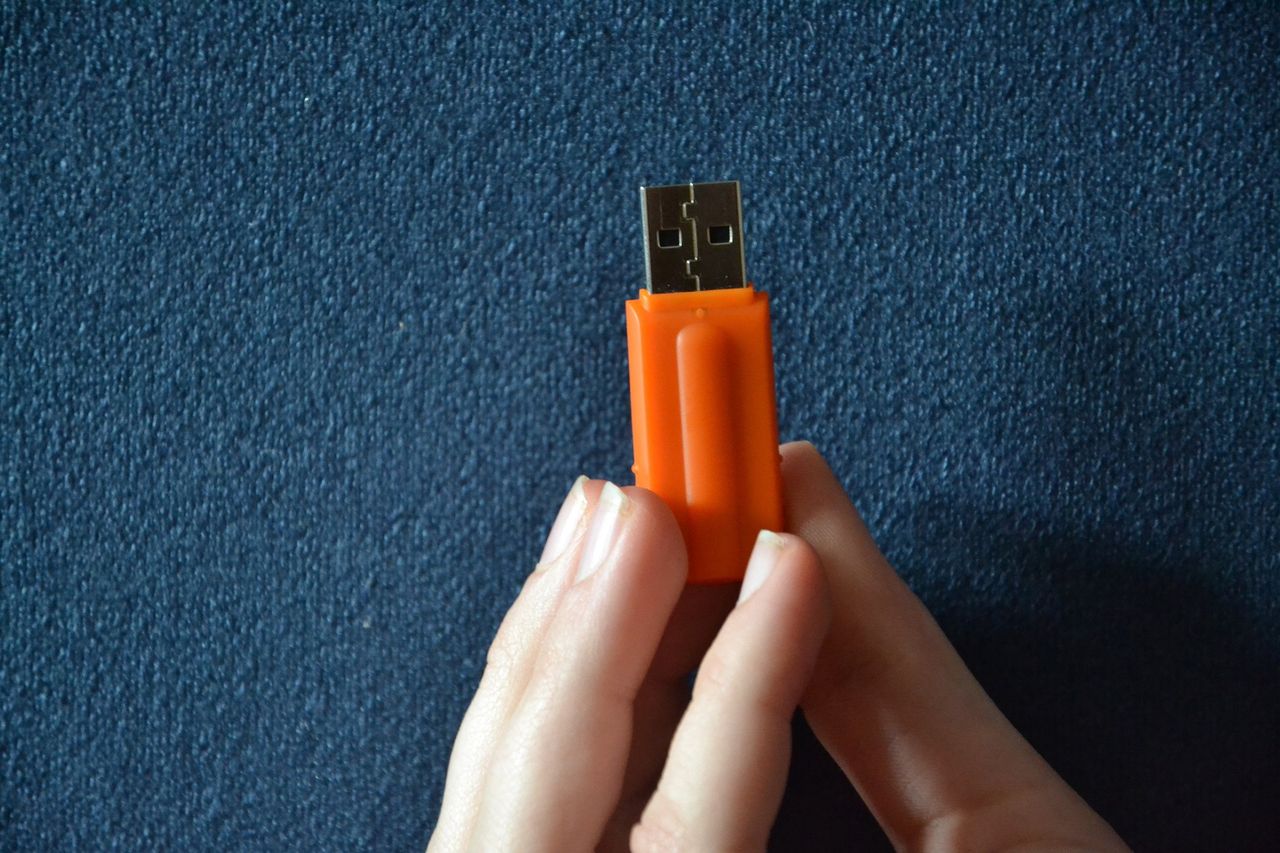 Zgubili pendrive z danymi osobowymi. Blisko 60 tys. zł kar