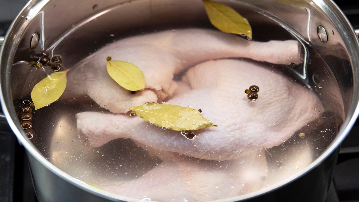 Zupa na mrożonym mięsie? Podpowiadamy, na co uważać