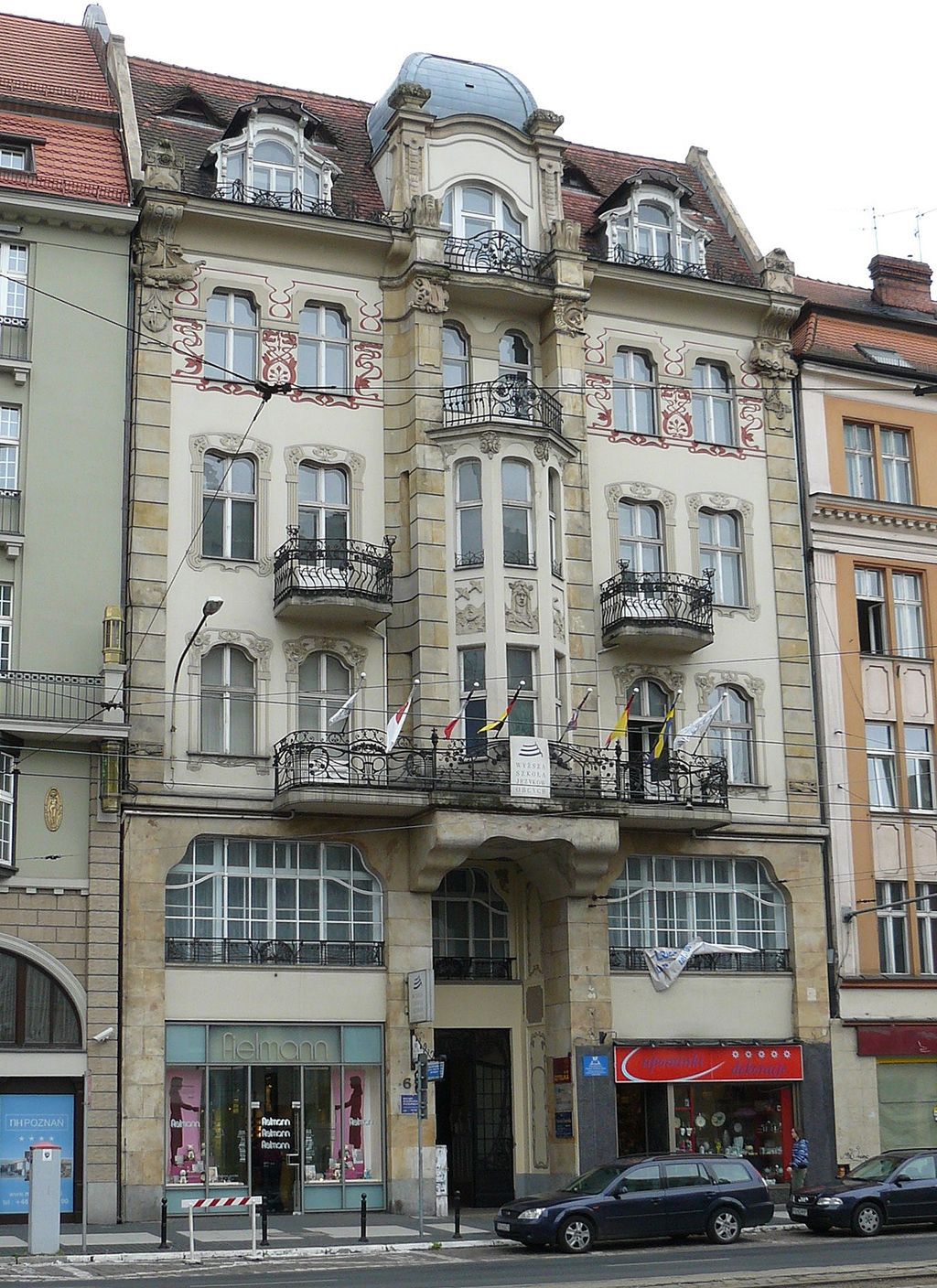 Kamienica, która milczała przez dekady. Teraz opowiada swoją historię