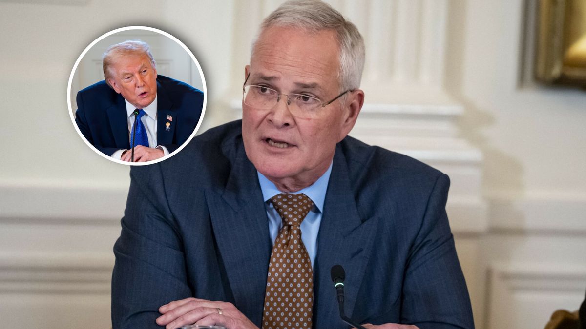 Szef ExxonMobil Darren Woods i prezydent USA Donald Trump