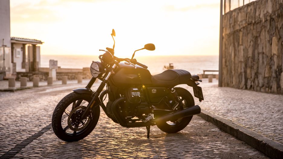 Moto Guzzi V7 Stone