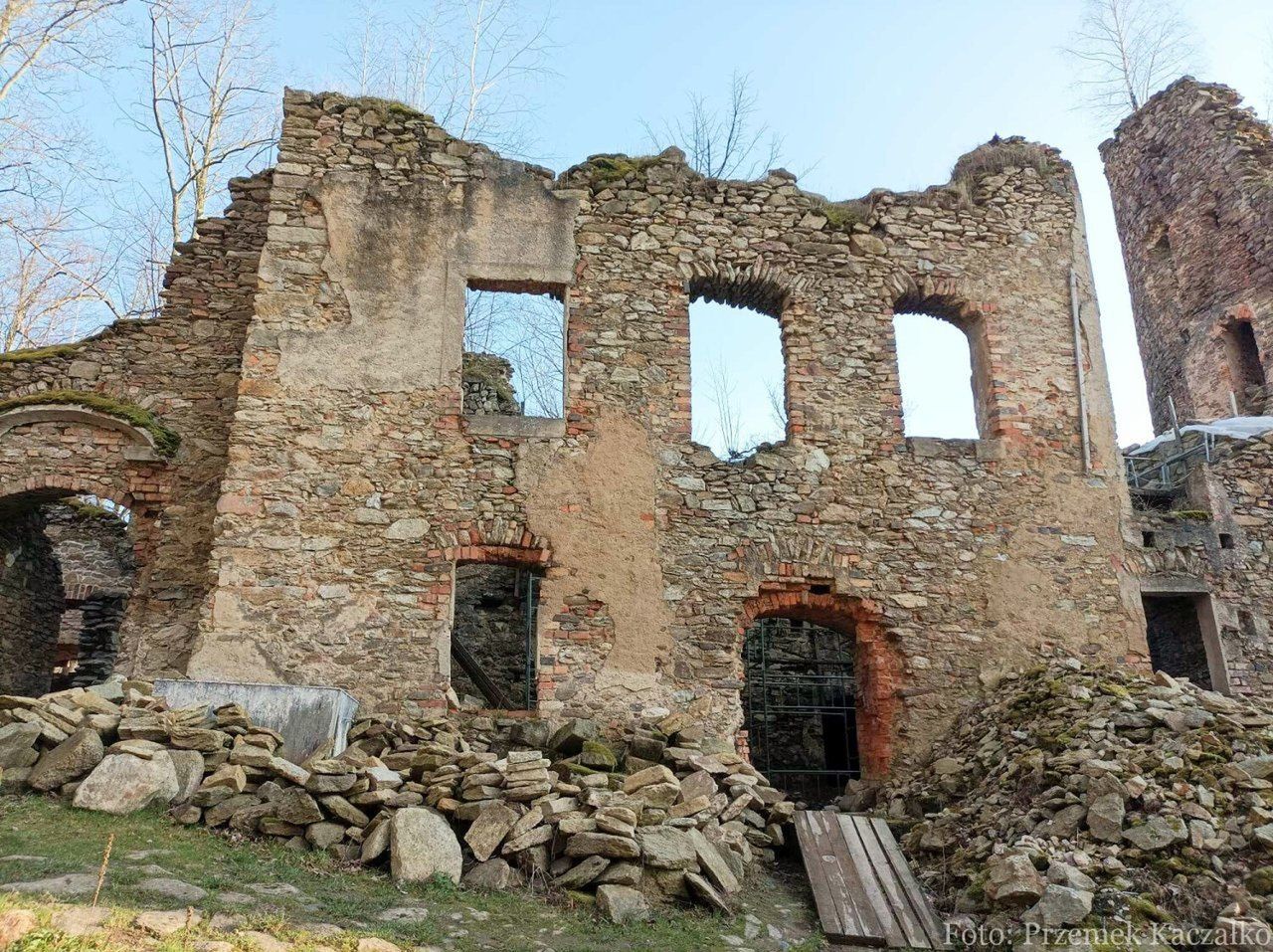 Zamek Świecie w gminie Leśna. Atrakcja nieopodal Zamku Czocha