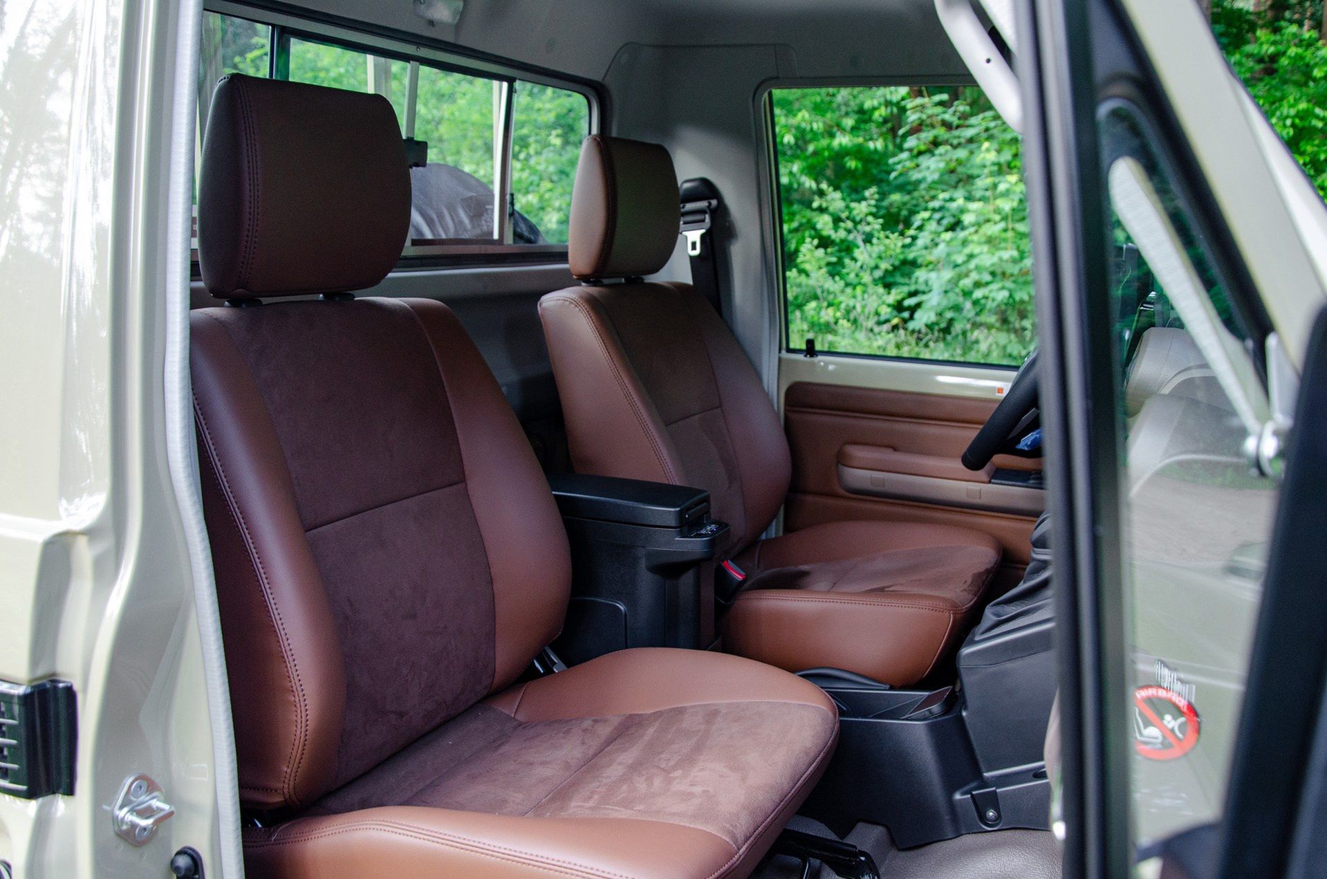 Toyota Land Cruiser 70