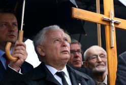 "Czarny Protest" przed domem prezesa PiS. "Poseł Kaczyński zagląda nam do łóżek, my tylko zajrzymy mu przez płot"