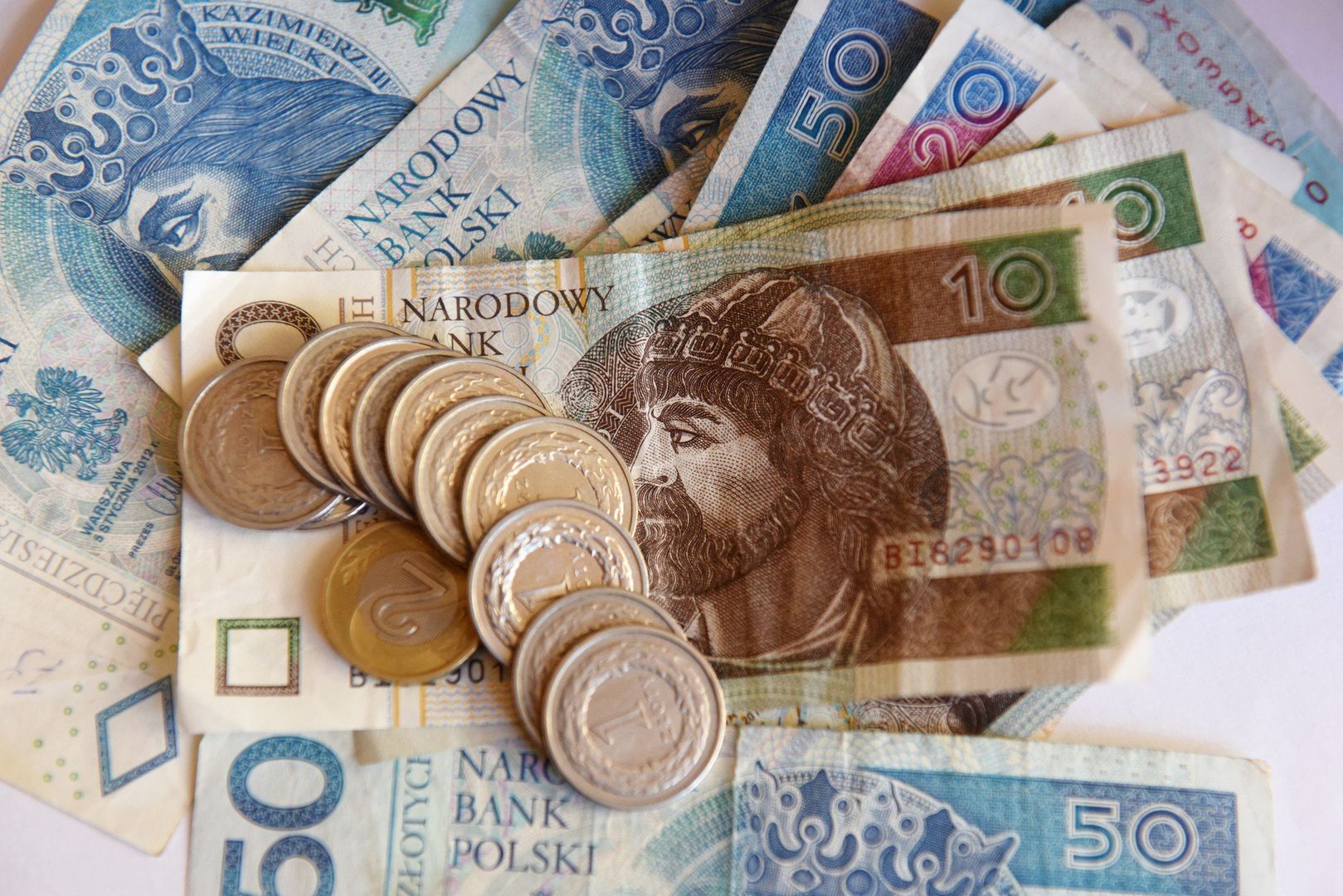Renta wdowia a prawo do renty rodzinnej
