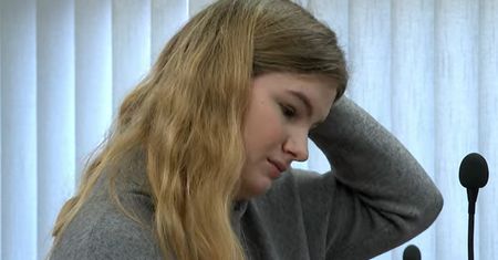 Rowerzystka zaatakowała niedowidzącą nastolatkę. W dodatku twierdzi, że to ona chciała ją zabić