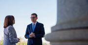 Politico: Morawiecki gra "anty-Macrona" w Waszyngtonie