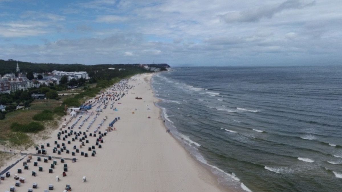 Ciało urlopowicza unosiło się na Morzu Bałtyckim.