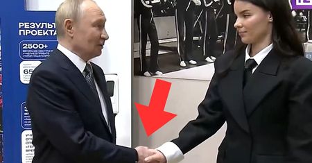 Nagranie z Putinem. Tylko spójrzcie na jego dłoń