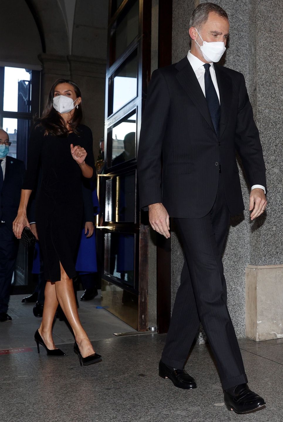Spanish royal couple attend commemorative event for Antonio de Nebrija's 500th death anniversaryepa09776002 Spain's King Felipe VI (R) and Queen Letizia (C) attend a commemorative gala held in the framework of celebrations for the 5th centenary of the death of the Spanish humanist Antonio de Nebrija (1441-1522) at the Royal Theater in Madrid, Spain, 21 February 2022.  EPA/JUANJO MARTIN Dostawca: PAP/EPA.JUANJO MARTIN