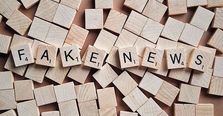 Więzienie za deepfake’i i fake newsy - czy w Polsce też tak powinno być?
