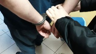 Próba gwałtu w Dębnie. 29-latek zerwał ubrania z 57-latki i usiłował ją zgwałcić