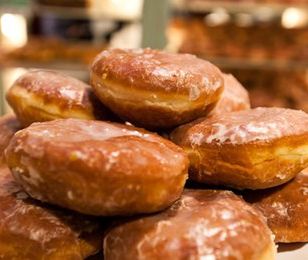 Tłusty czwartek. UberEATS z dostawą pączków